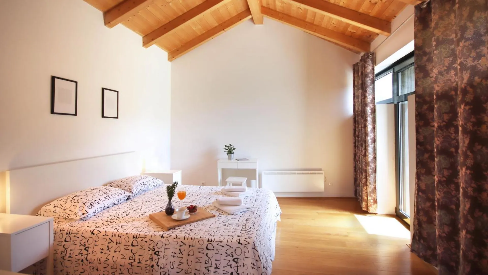 Nyaraló Modernes Ferienhaus In Krnica Mit Grossem Garten