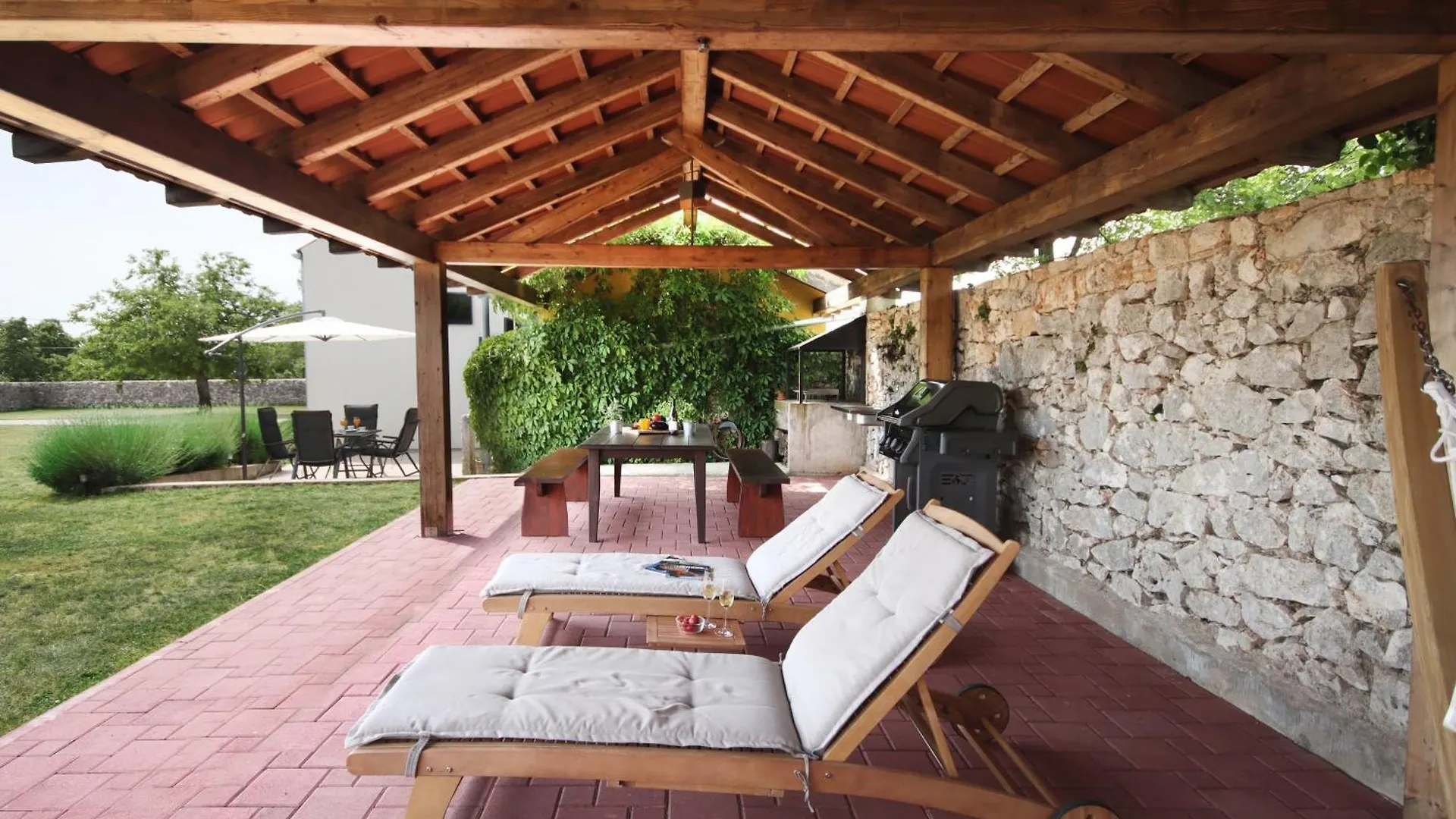 Modernes Ferienhaus In Krnica Mit Grossem Garten