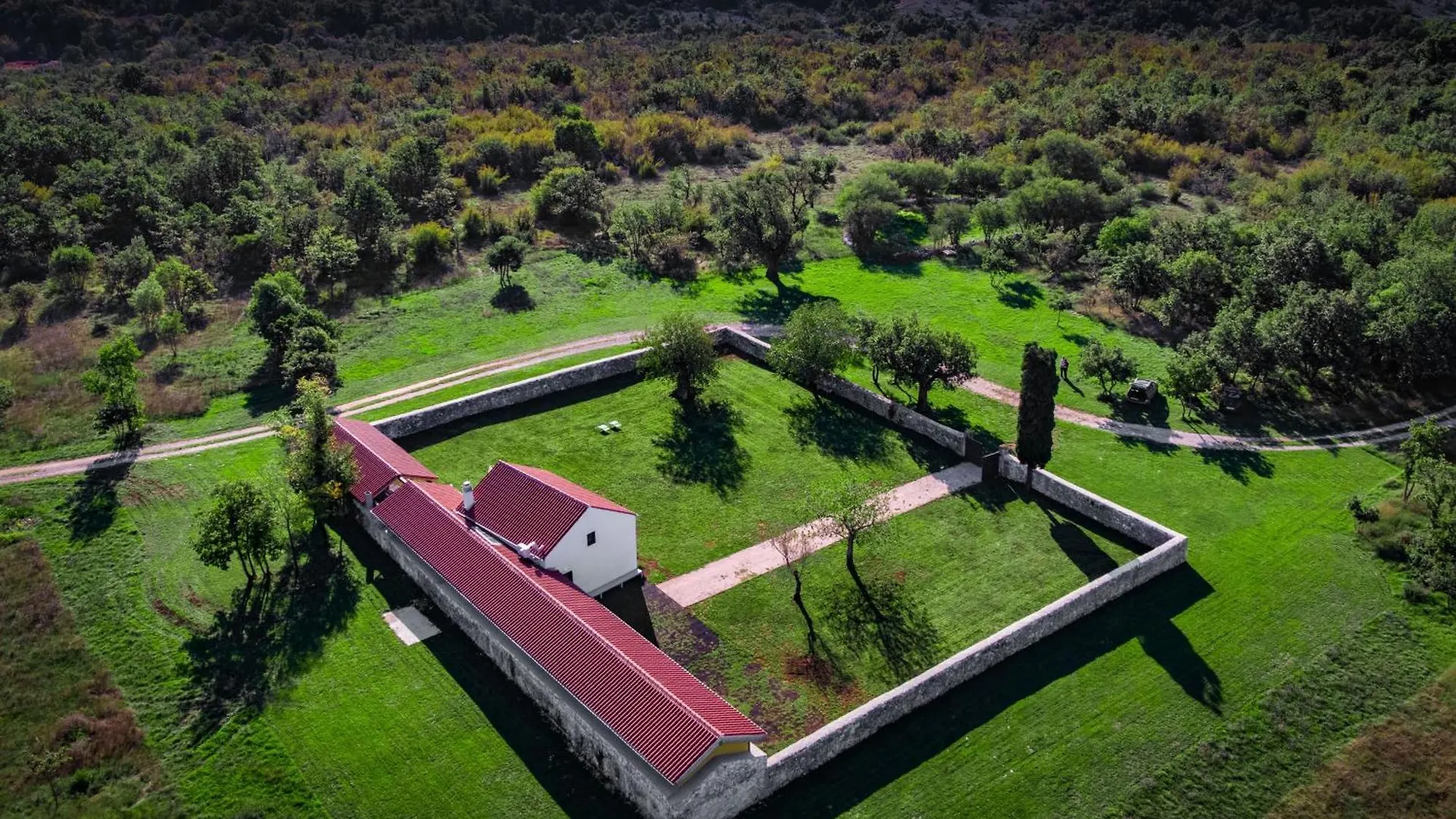 Modernes Ferienhaus In Krnica Mit Grossem Garten Croatia